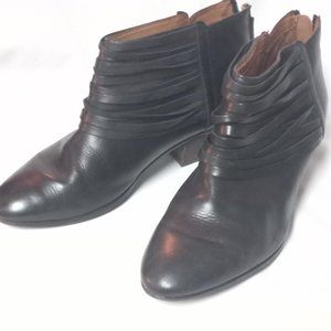 Clarks Woman's Ankle Boots Zip back Size 10M Black